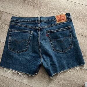 Levi’s Denim Frayed Hem Women Shorts